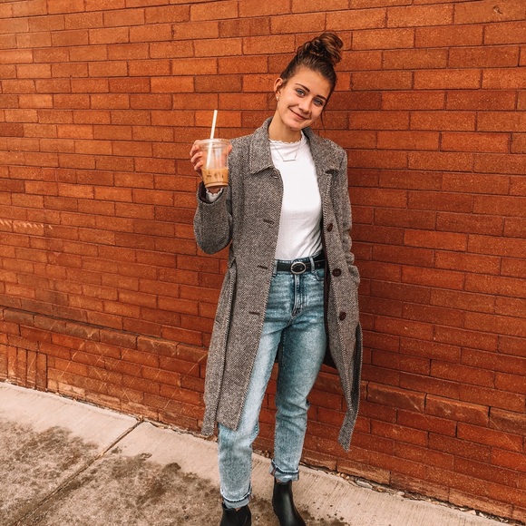 Meet your Posher, Alexandra - Picture 2 of 4